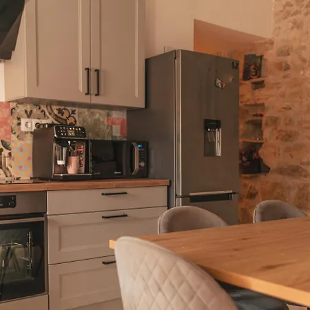 Grandma's House Βίλα